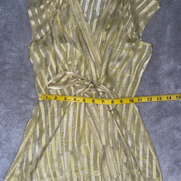 BCBGMAXAZRIA 100% silk blouse size XS - Picture 6 of 8